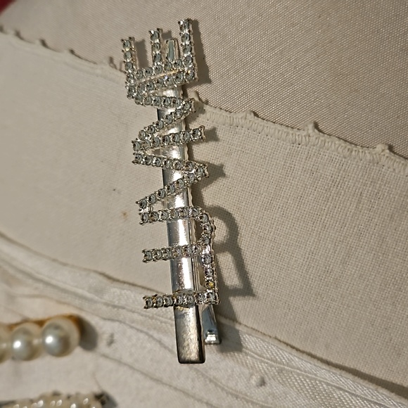 Eleven piece Barrette Set - Picture 3 of 5